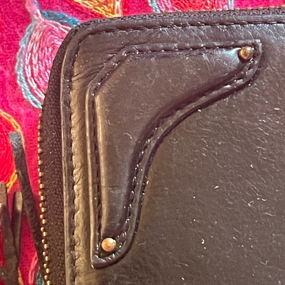 Wonderfully detailed Cole Haan black leather wallet! Measures apx 8 x 4“. EUC. - Picture 5 of 12